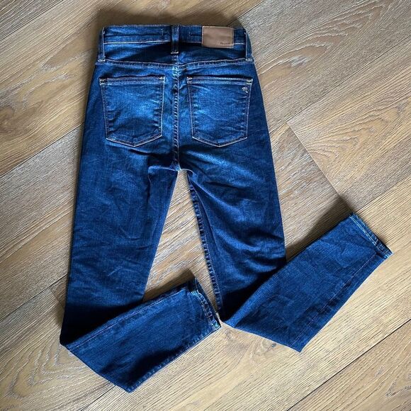 Madewell 9" Mid-Rise Skinny Jeans in Hayes Wash: Button-Front Edition - Picture 13 of 13